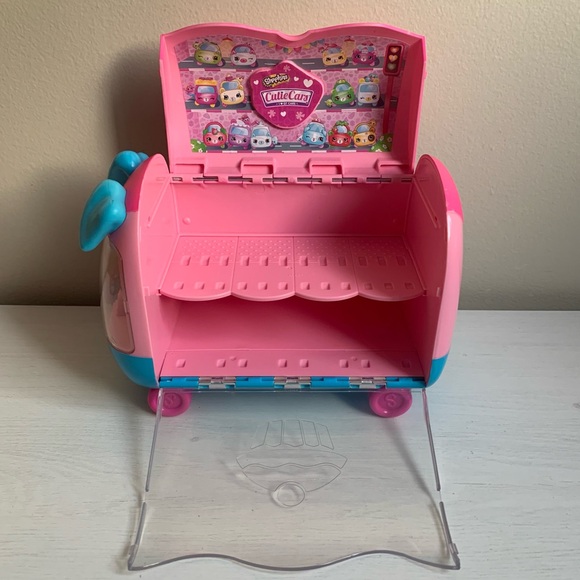 Shopkins Cutie Cars Cupcake Van and 12 Cars - Picture 14 of 16